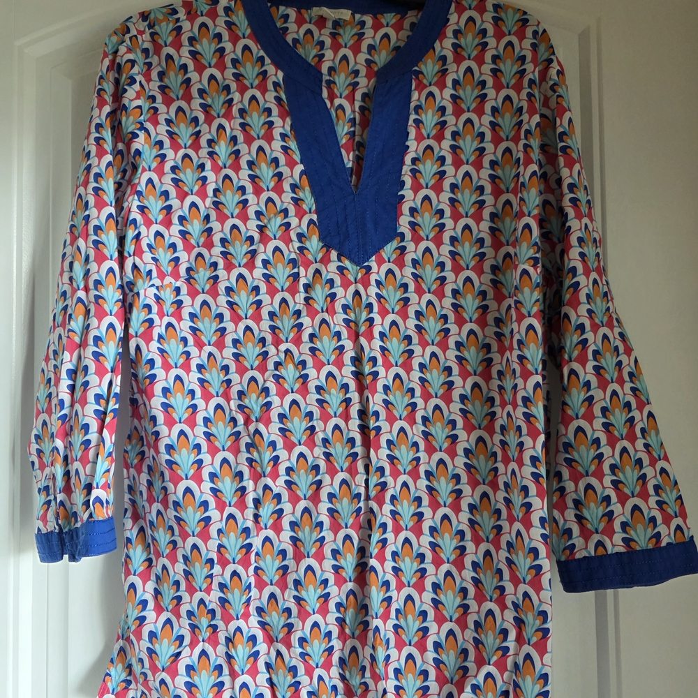 Talbots Colorful Leaf Pattern Tunic with Blue Accents
